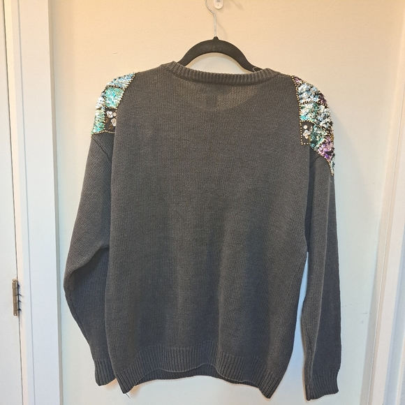 Gray knit with Sequin Design - Picture 3 of 4
